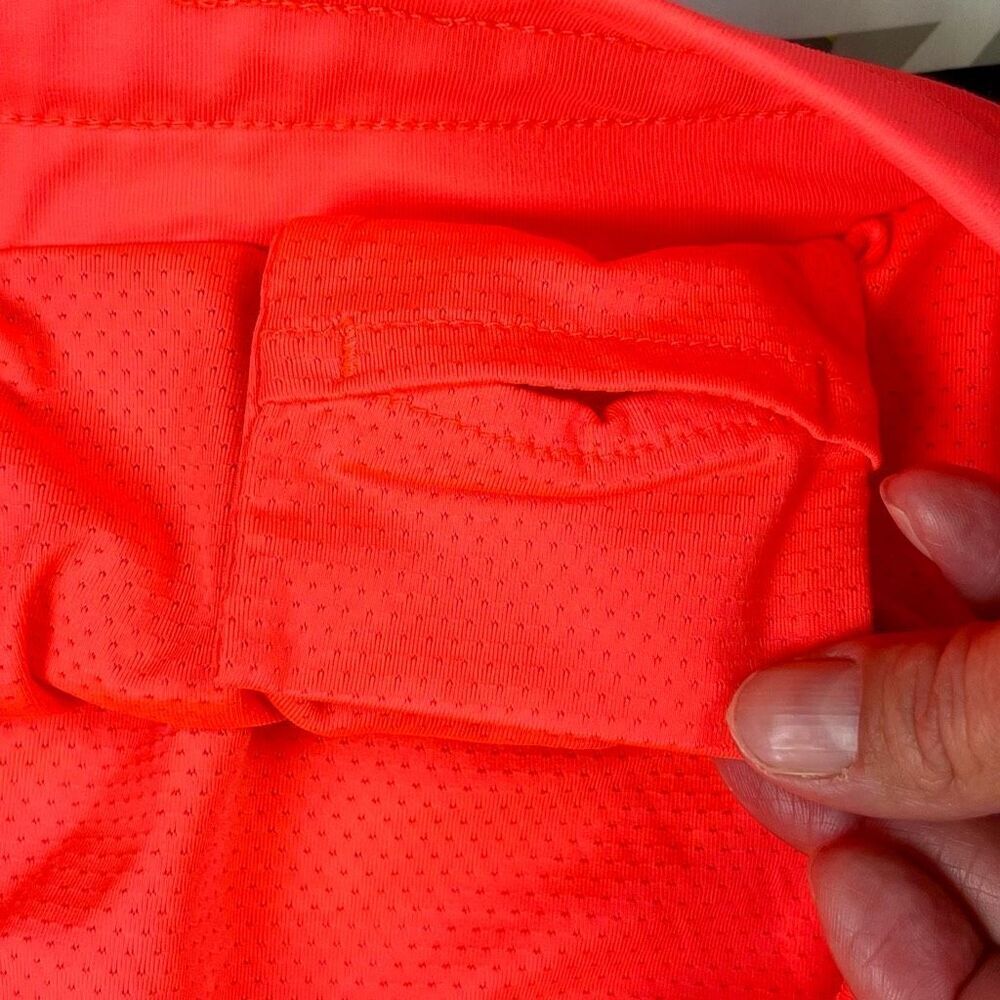 Fabletics Suva Run Shorts Large - Picture 7 of 10